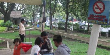 Industri Rokok Campur Tangan, Pembahasan Ranperda KTR Alot