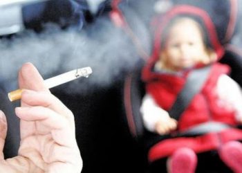 Warga Minta Lindungi Hak Bukan Perokok, Wulandari Hanya Bisa Menutup Hidungnya