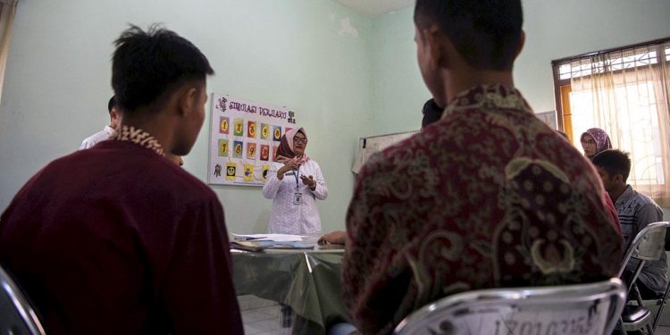 Menakar Komitmen Kesehatan Capres-Cawapres