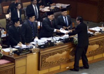 Bau Barter Undang-Undang MD3 dengan RUU Pertembakauan