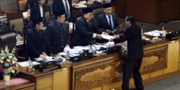 Bau Barter Undang-Undang MD3 dengan RUU Pertembakauan