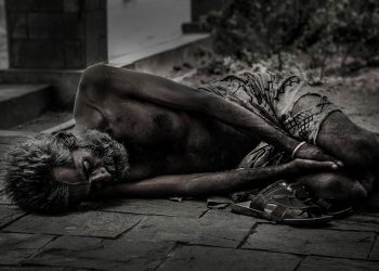 Smoking leads to stunting, acute poverty