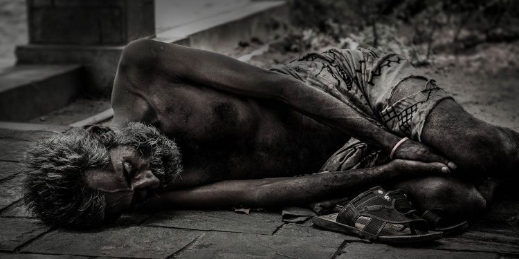 Smoking leads to stunting, acute poverty