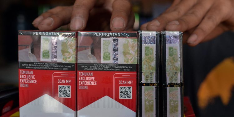 Reklame Rokok Ilegal Mengepung Bandung