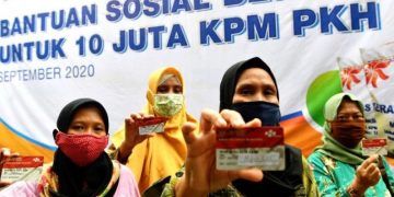 Godaan Bansos, Beli Rokok Lupa Beli Bahan Pokok