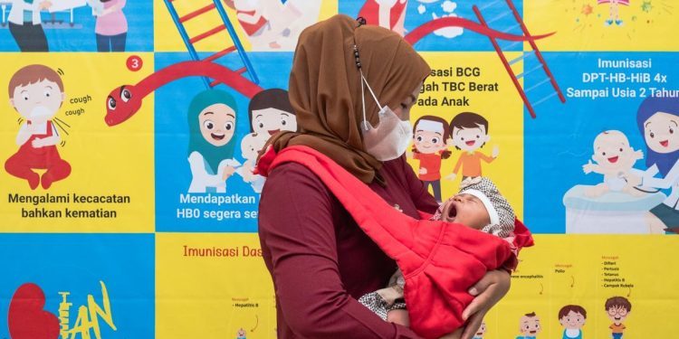 Udara Bersih dan Vaksinasi Jaminan Bebas Pneumonia