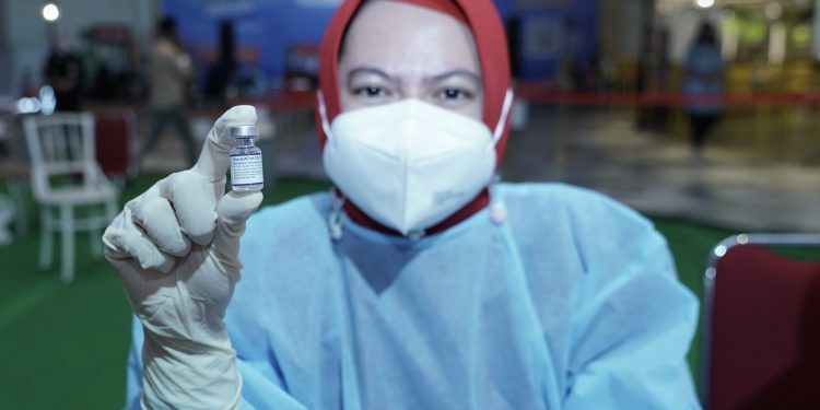 Vaksinasi Booster Efektif untuk Kurangi Gejala dan Risiko Kematian