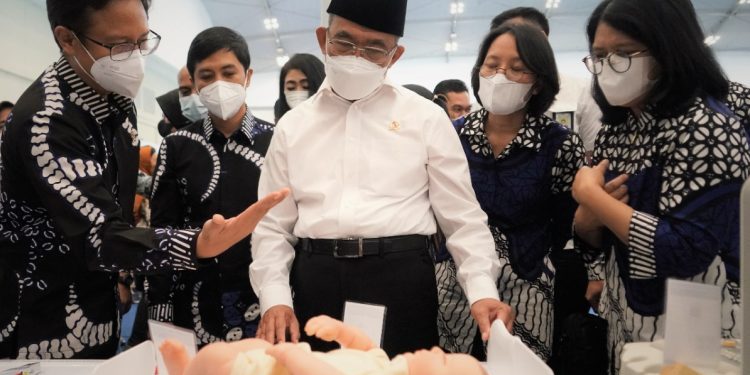 Keunikan Buku Baru WHO untuk Program Keluarga Berencana