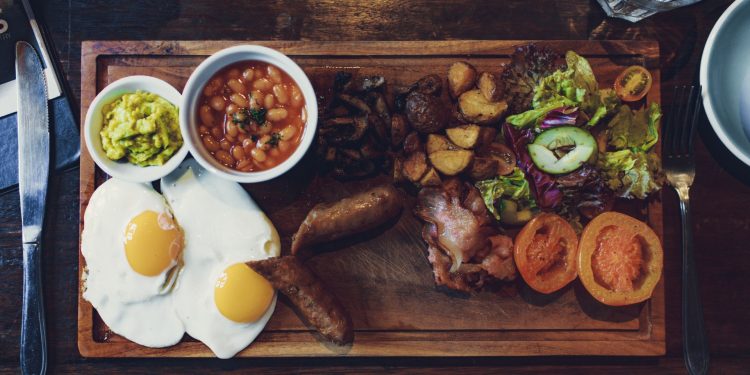 HARI GIZI NASIONAL 2023: Cegah Stunting dengan Konsumsi Protein