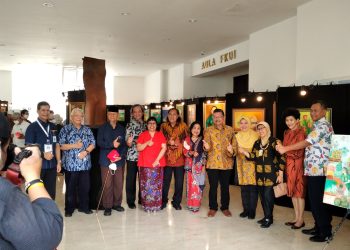 Inspirasi Seni Prof. dr. Padmosantjojo, SpBS (K) Penolong Pasien Kembar Siam