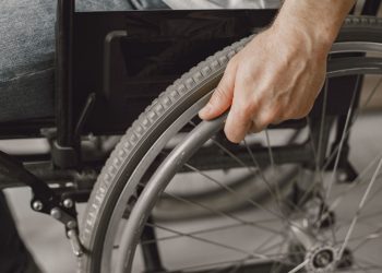 Ambiguitas Transportasi Umum Ideal untuk Penyandang Autoimun