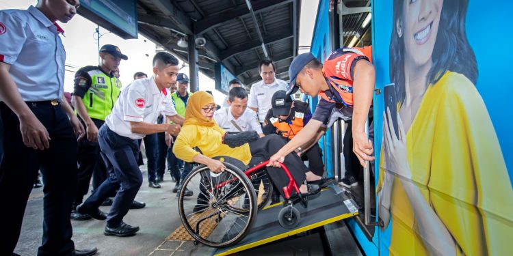 Ambiguitas Transportasi Umum Ideal untuk Penyandang Autoimun