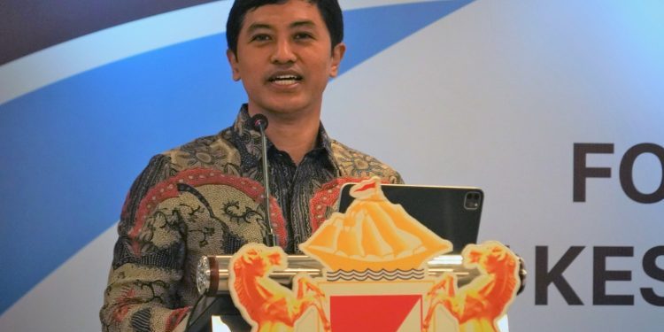 RUU KESEHATAN: Ketika Petugas Baju Putih Banjiri Gedung Kemenkes