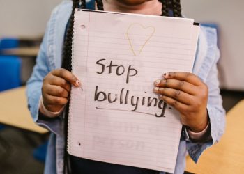 HARI PENDIDIKAN NASIONAL: Refleksi Ruang Digital dan Masa Depan Anak