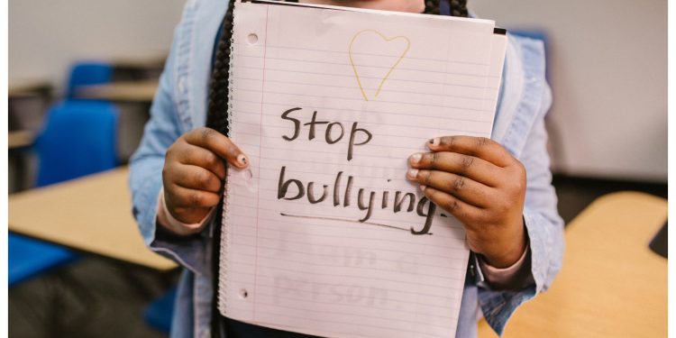 HARI PENDIDIKAN NASIONAL: Refleksi Ruang Digital dan Masa Depan Anak