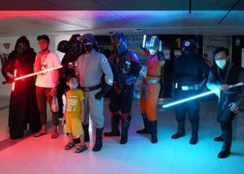 Rayakan Hari Tanpa Tembakau Sedunia, Komunitas Pecinta Star Wars Hibur Pasien di RSUI