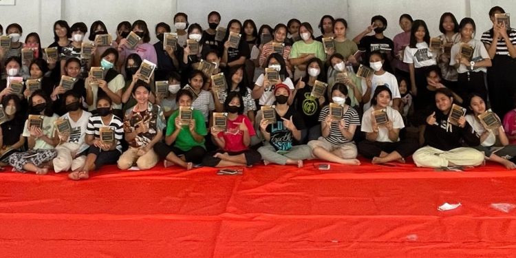 Senyum Sukses Kurangi Stres, Ini Buktinya