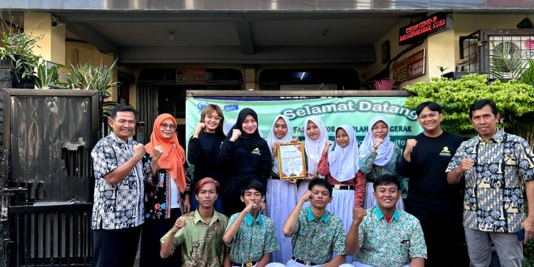 Siswa Tunarungu Belajar Bahasa Lewat UKBI untuk Difabel