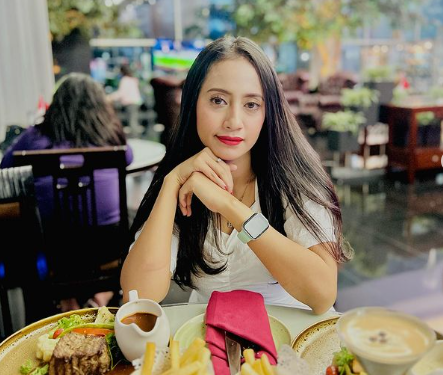 Tips Bermain Media Sosial yang Sehat dan Aman Ala Influencer Mutiara Sari Marlingga