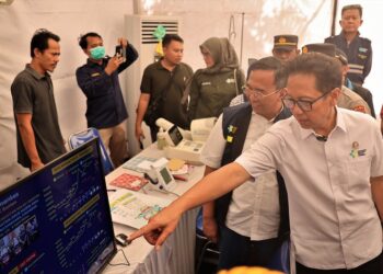 MUDIK 2024: Tinjau Pos Kesehatan, Menkes Ingatkan Bahaya Hipertensi