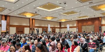 Ketika Ribuan Orang Bersatu dalam Meditasi