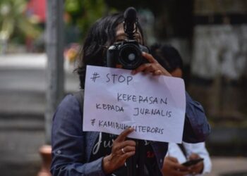 KEMERDEKAAN PERS: Dari Babi ke Tikus, Demokrasi Makin Terancam