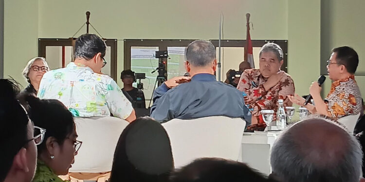 Selamat dari Krisis, Harus Berpihak pada Ibu Pertiwi