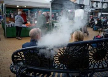 Inggris Larang Rokok dan Vape ke Anak Muda, Begini Kisah Gangguan Industri