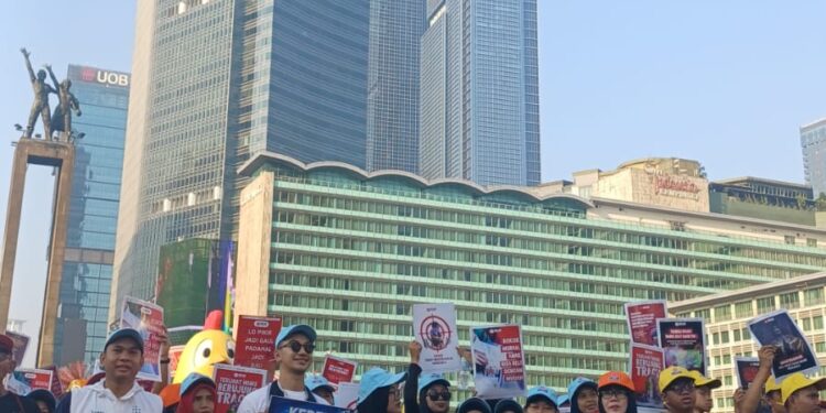 Koalisi SOS Rayakan Hari Tanpa Tembakau Sedunia di Car Free Day Jakarta