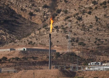 Perusahaan Gila-Gilaan Bakar Gas Ladang Minyak, Cemari Udara dan Panaskan Planet