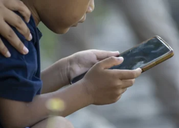 Dunia Mulai Batasi Akses Medsos Anak, Berpotensi Hambat Hak Dapat Informasi