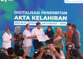 Bayi Lahir Dapat Akta Kelahiran, KK, dan KIA Sekaligus