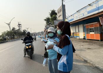 Pakai Masker dan Pantau Kualitas Udara untuk Cegah Dampak Asap Karhutla