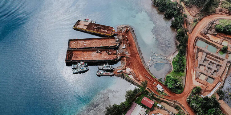 Greenpeace Merespons Menteri Bahlil tentang Ancaman Tambang Nikel di Raja Ampat