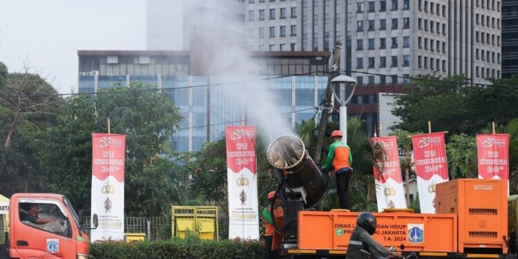 Antisipasi Sebaran Abu Vulkanik, DKI Serentak Lakukan Water Mist