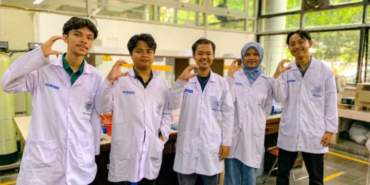 Mahasiswa UGM Sulap Limbah Jerami Padi dan Grafit Jadi Material Baterai