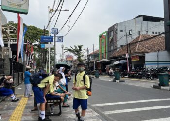 Hidup dalam Kepulan Truk: Elektrifikasi Tersangkut Harga dan Kebijakan
