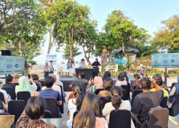 Publik Menata Ruang Publik, Bersama Warga Melukis Jalan